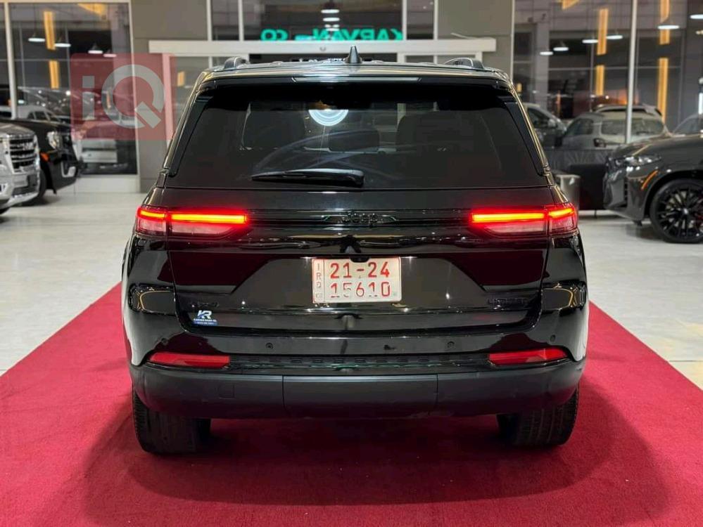 جیپ گراند شیرۆکی